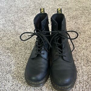 1460 Smooth Leather Lace Up Boots Doc Martens